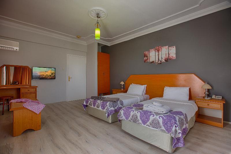 Hotel H.m.a. & 3*