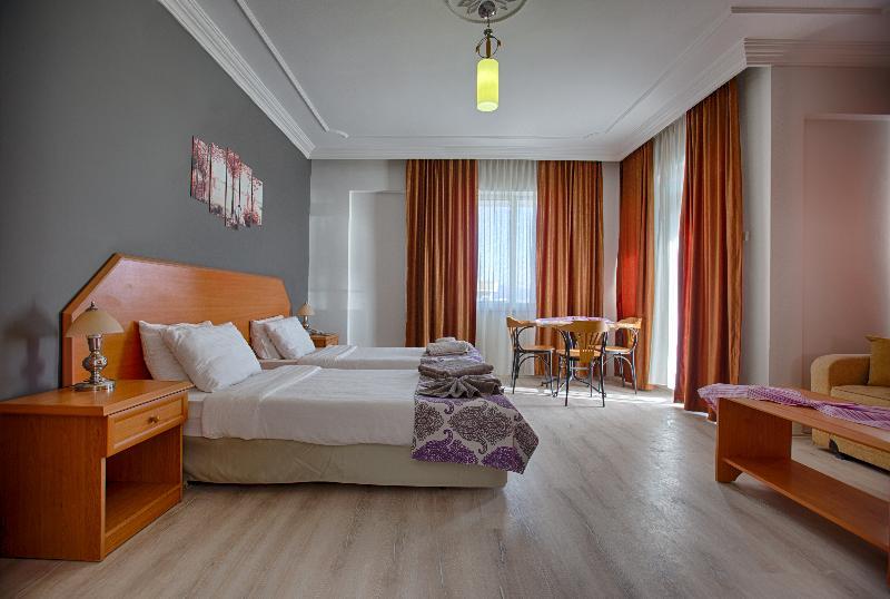 Hotel H.m.a. & 3*