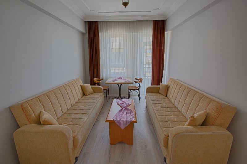 Hotel H.m.a. & 3*